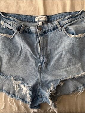 Abercrombie & Fitch Curve Love Light Wash Denim Frayed Cutoff Shorts